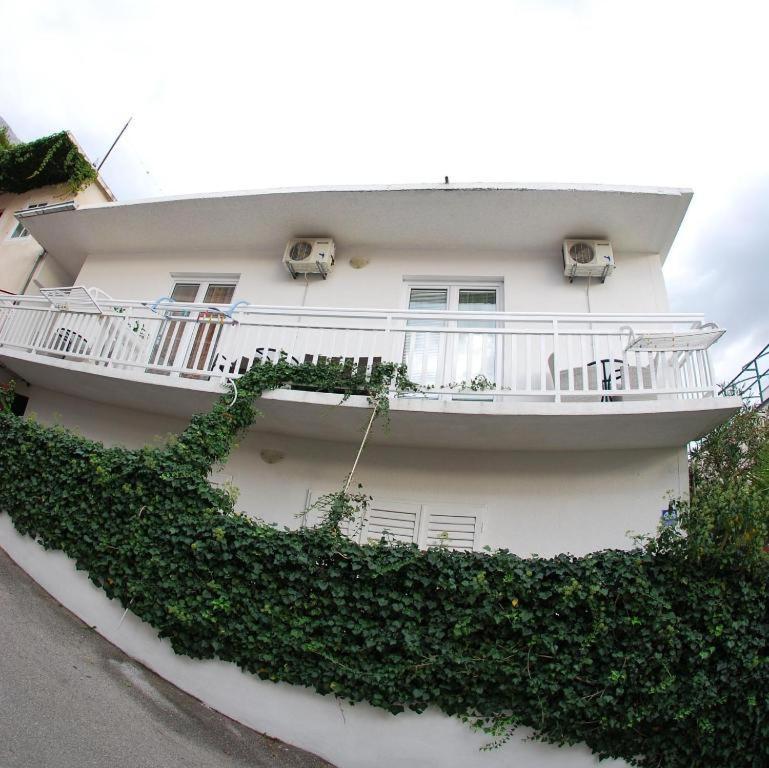 Apartments Mestral Baška Voda Exteriör bild